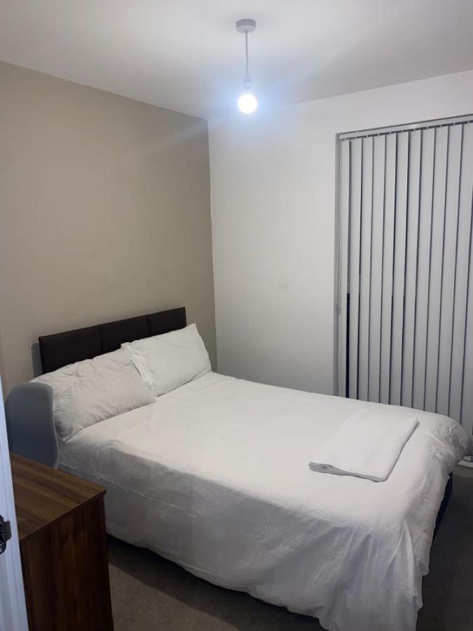 Superb Two Bedroom, Two Bathroom . Apartment Manchester