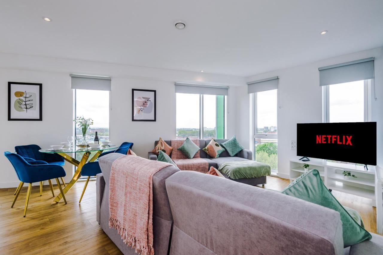 Stunning Scandi Centre Penthouse - Sleeps 10 - Parking
