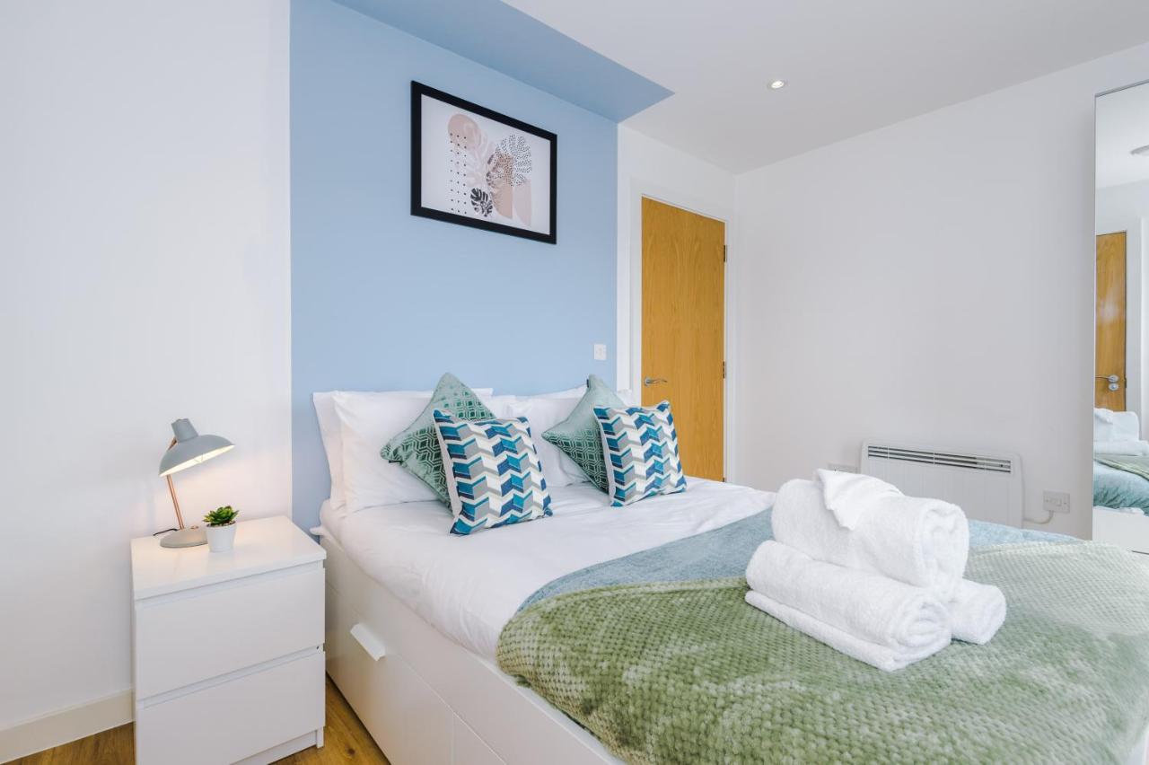 Stunning Scandi Centre Penthouse - Sleeps 10 - Parking