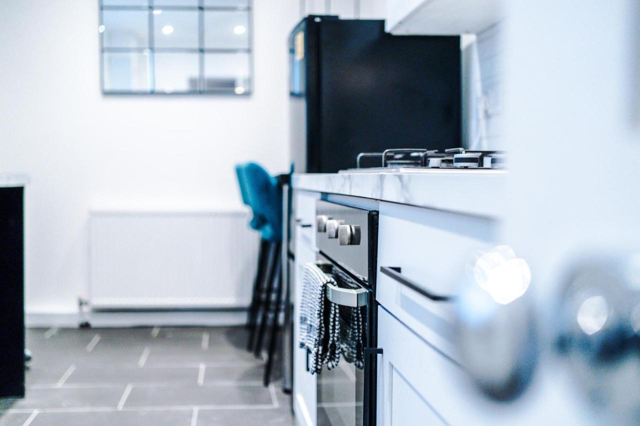 3 Bedroom House Hosted By Mcr Dens Holiday home Manchester