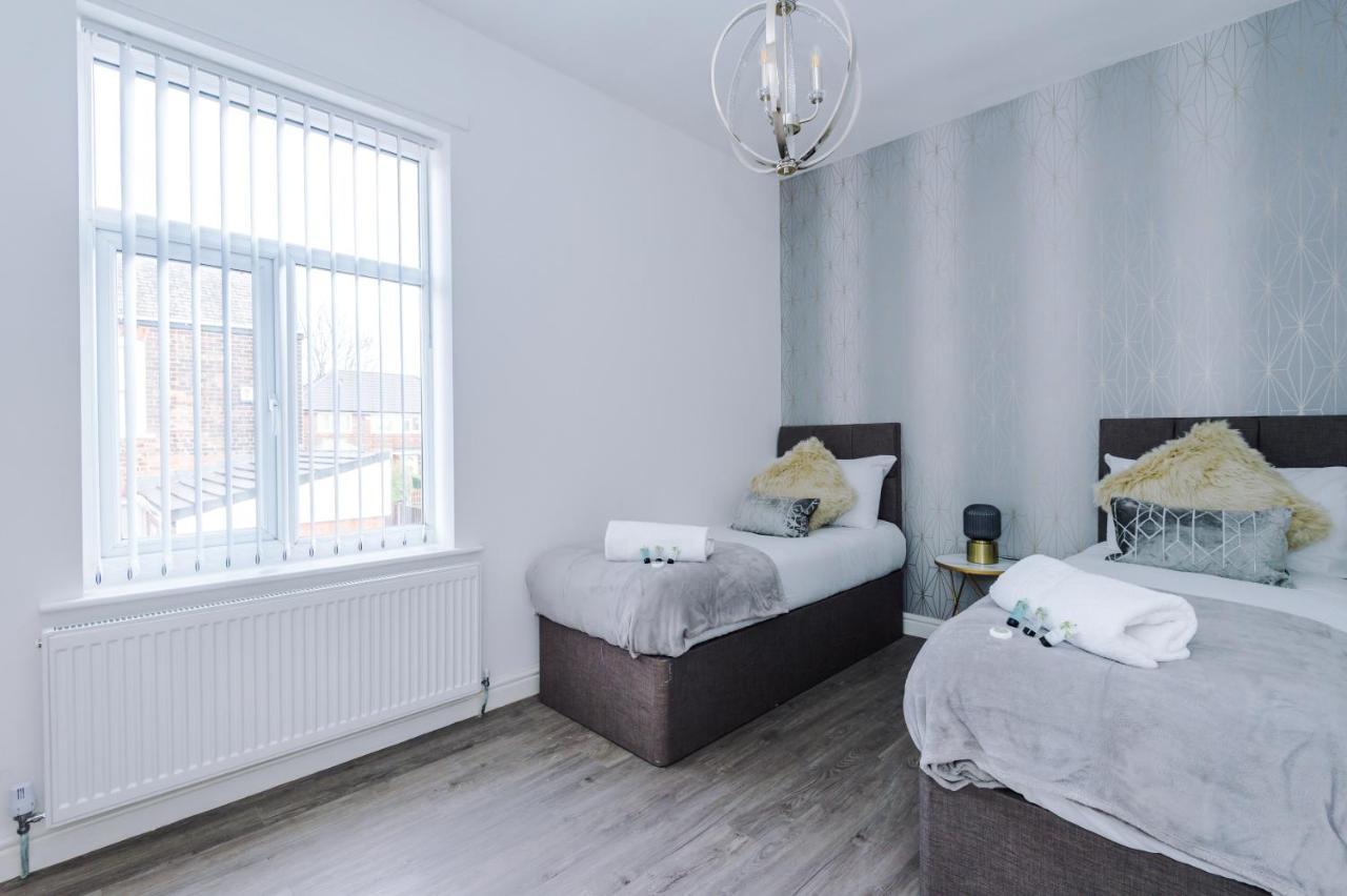 Holiday home 3 Bedroom House Hosted By Mcr Dens Manchester