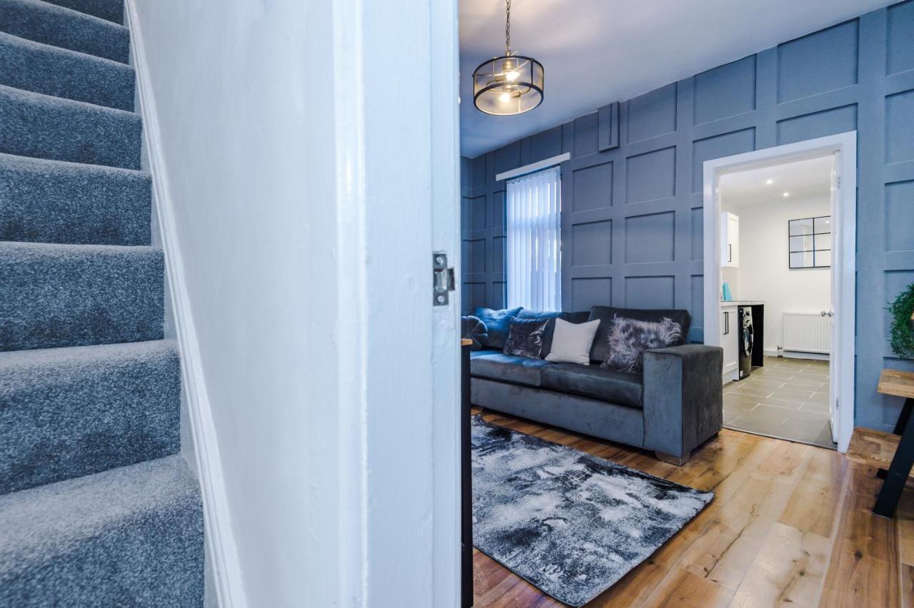 Holiday home 3 Bedroom House Hosted By Mcr Dens Manchester