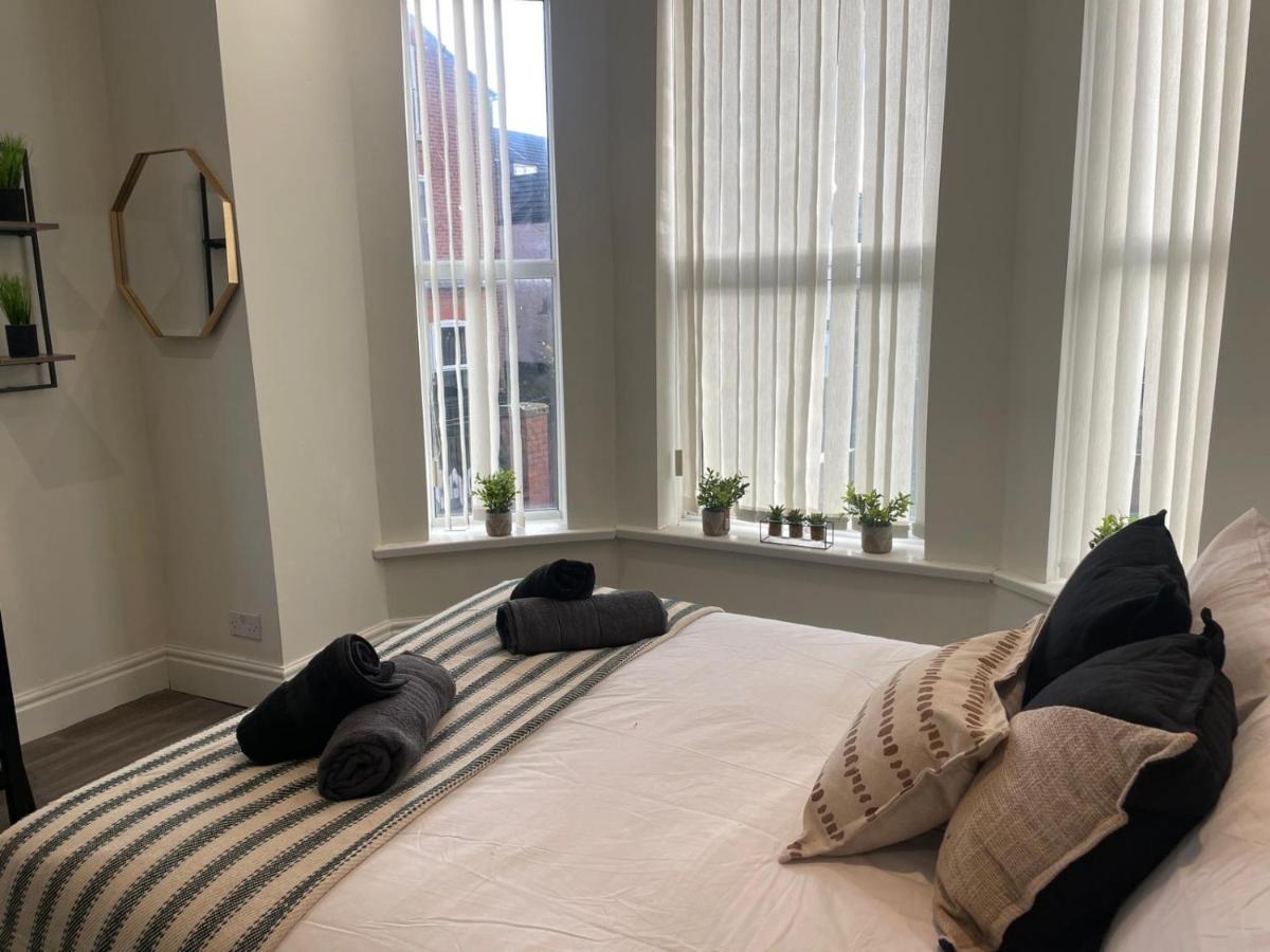 Deluxe Centrally Located In Apartment Manchester