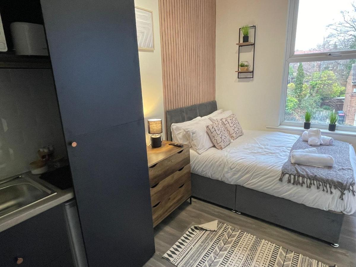 Deluxe Centrally Located In Apartment Manchester