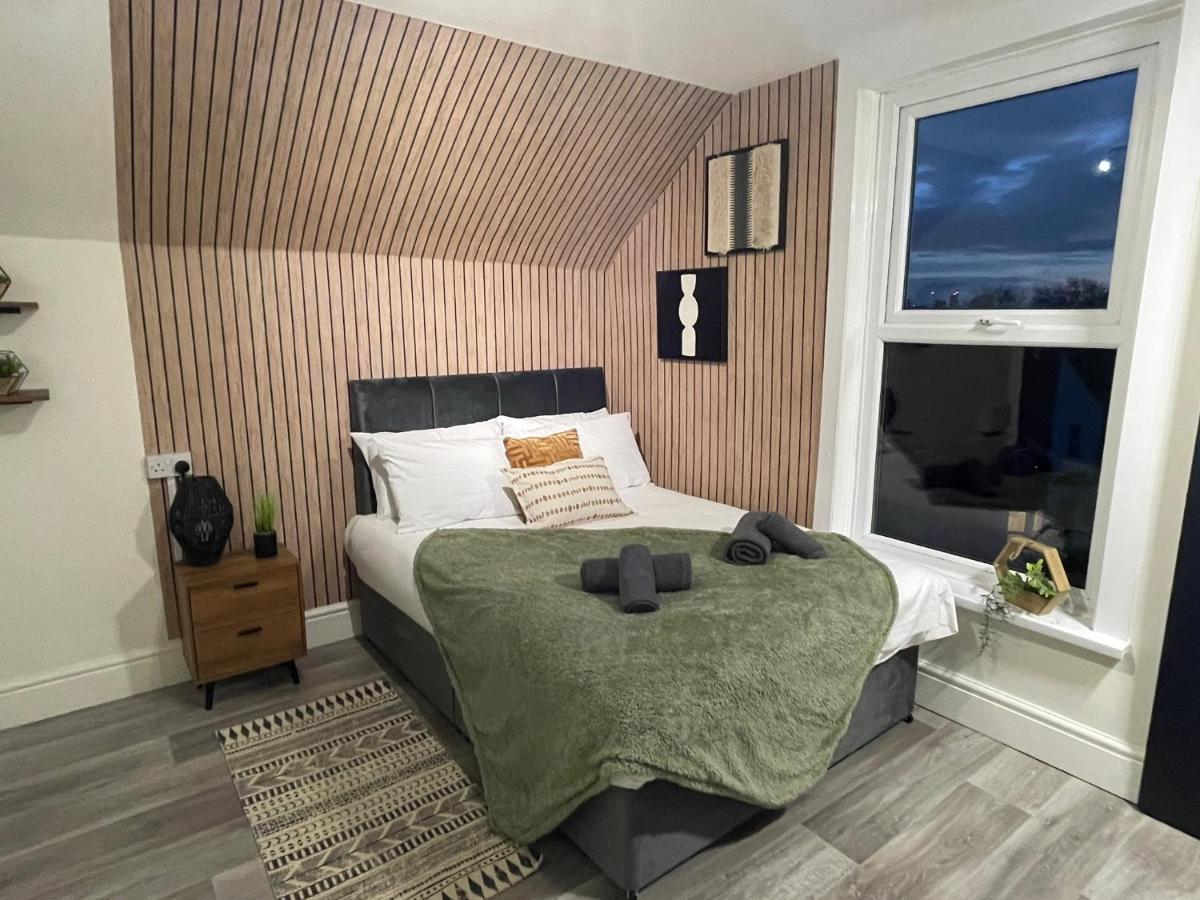 Deluxe Centrally Located In Apartment Manchester