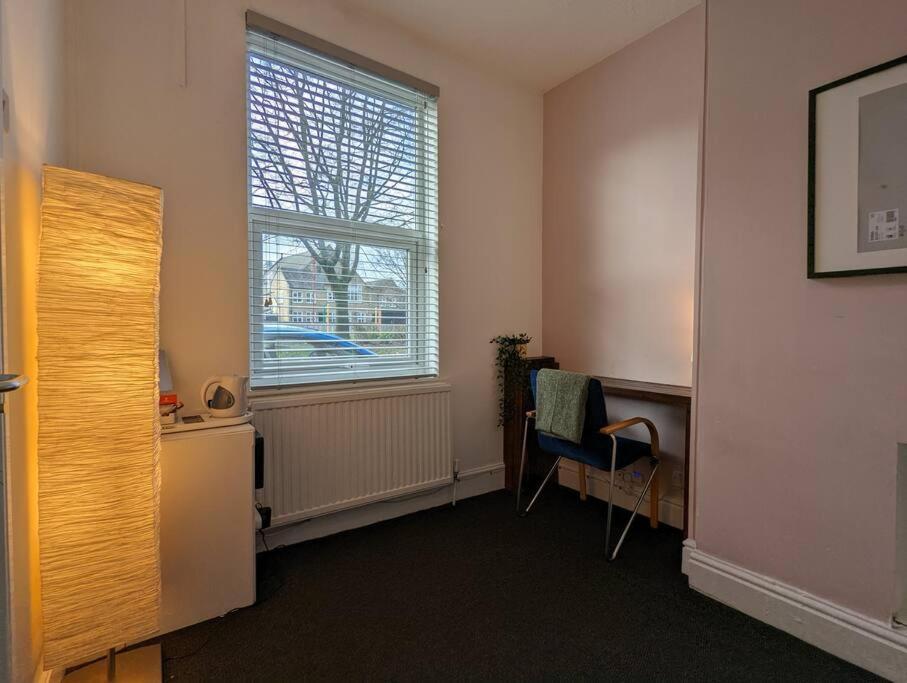 Vakantiehuis Gloucester Pl - Affordable 3 Bed House Manchester