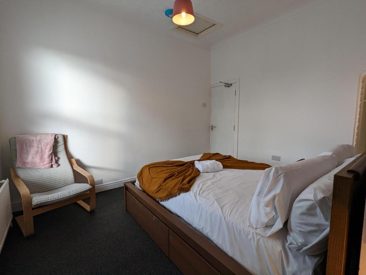 Gloucester Pl - Affordable 3 Bed House * Manchester