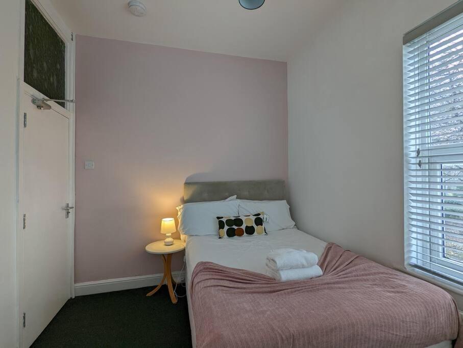 Vakantiehuis Gloucester Pl - Affordable 3 Bed House *