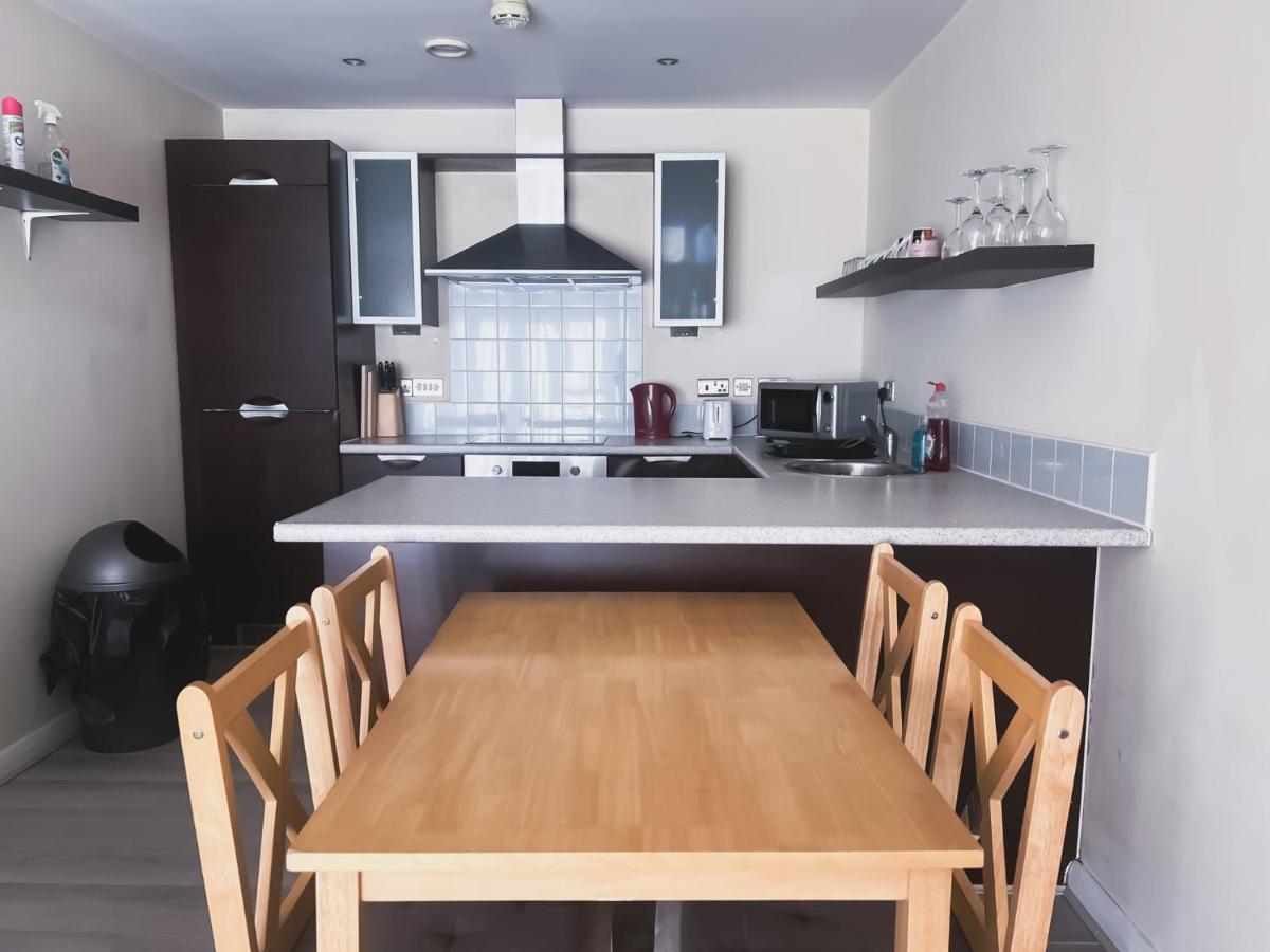 Appartement Spacious 2 Bed Flat, Free Parking, Close To Town Manchester