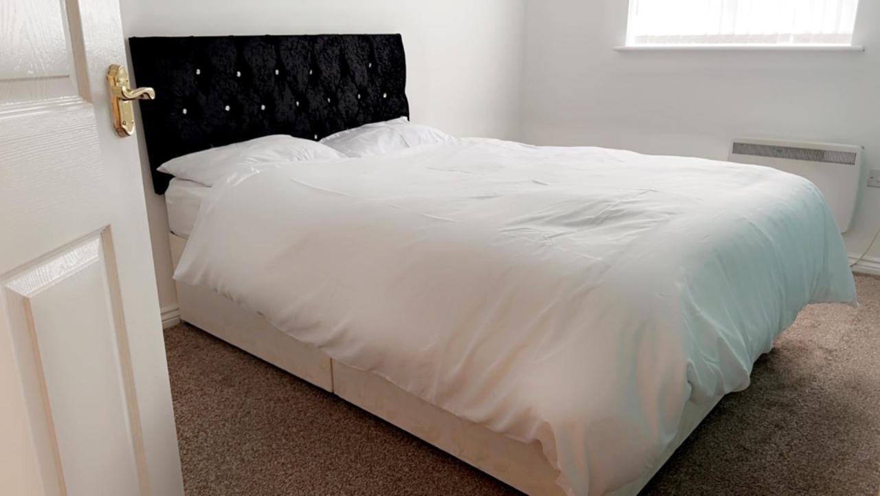 2 Bedroom With Free Parking Wi-fi, Very Close To Ao Arena & City Centre