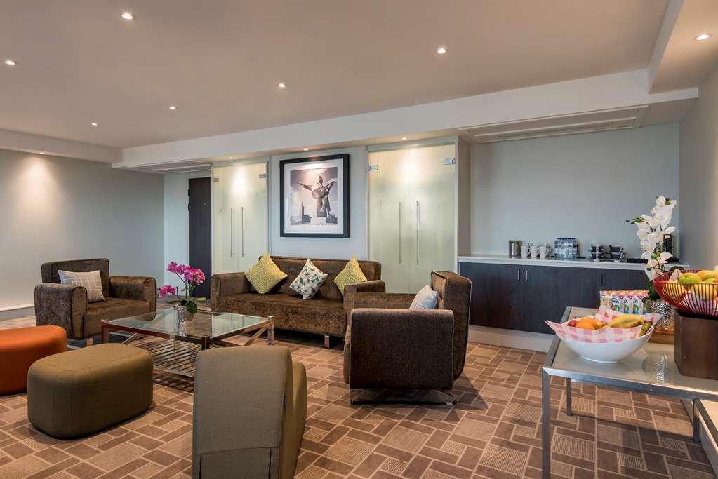 Hotel Radisson Blu Manchester. Airport 4*