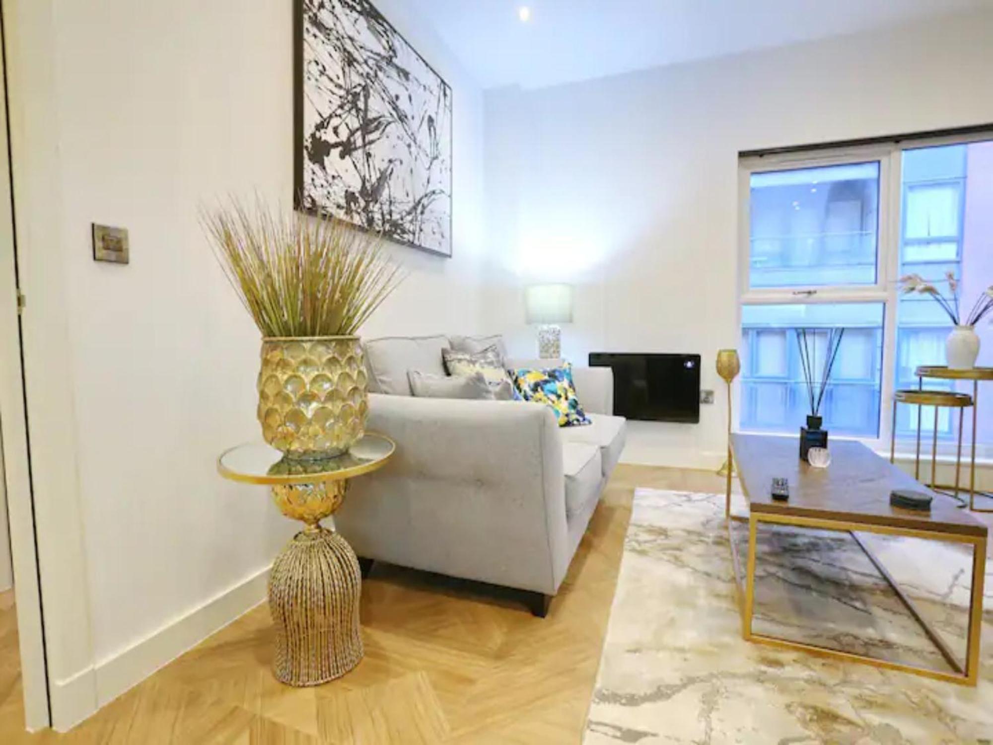 Pass The Keys Large Flat Walk To Centre In 5 Mins Appartement Manchester
