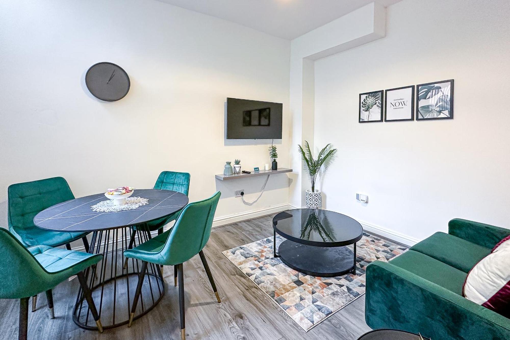 Ashfield Co-Living - Private Room Self-Cater *