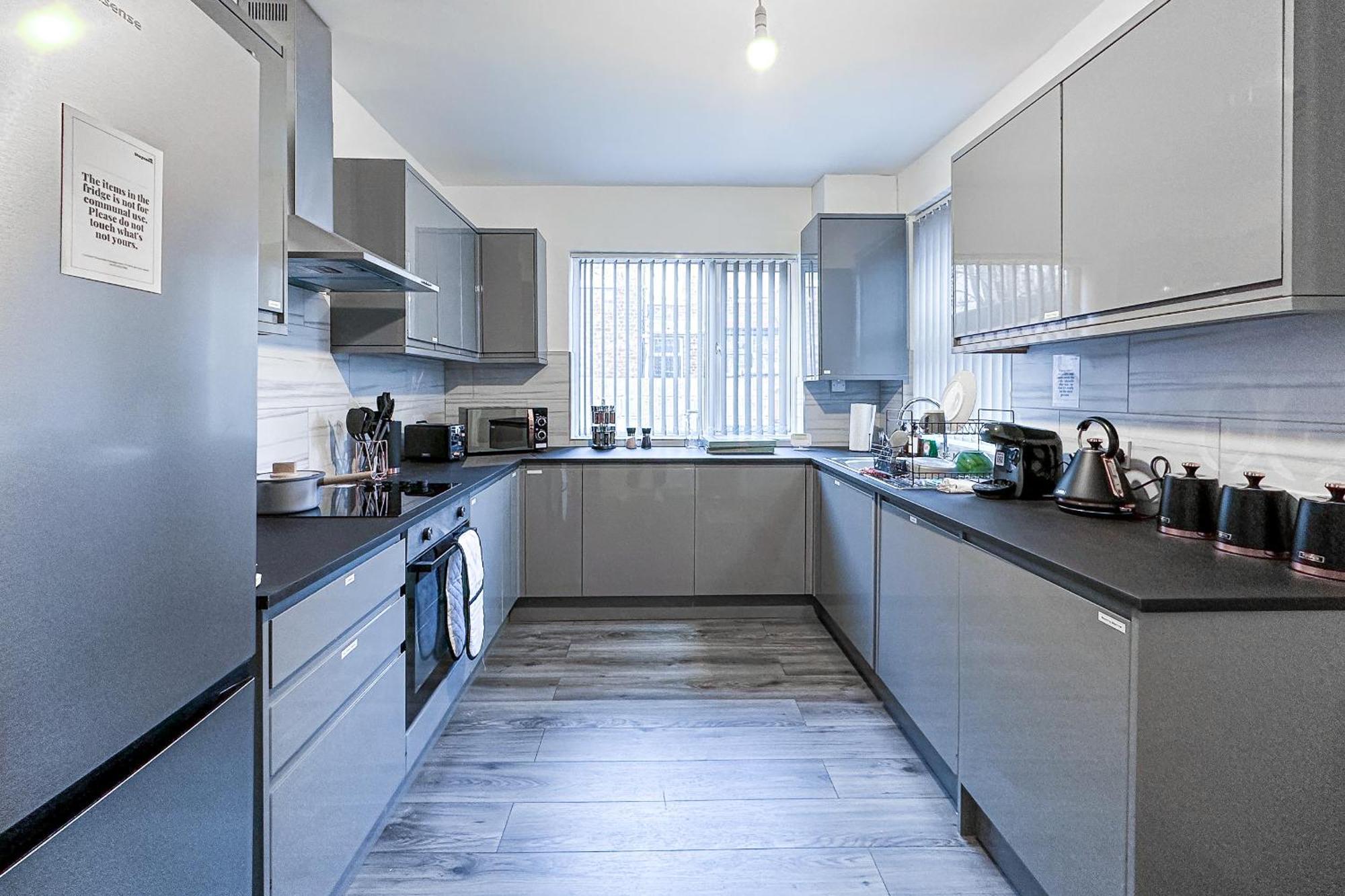 Ashfield Co-Living - Private Room Self-Cater