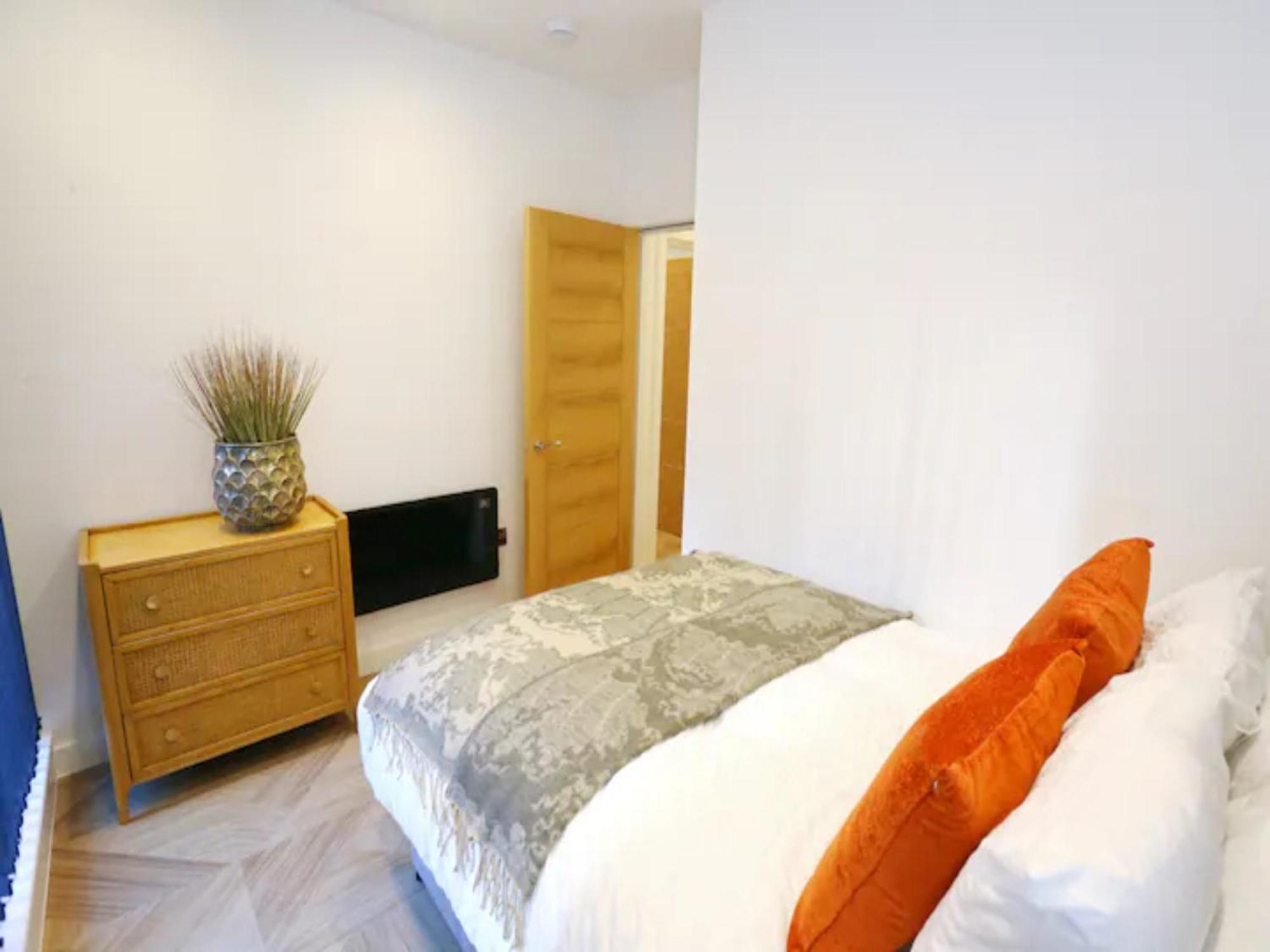 Pass The Keys Large Flat Walk To Centre In 5 Mins Manchester