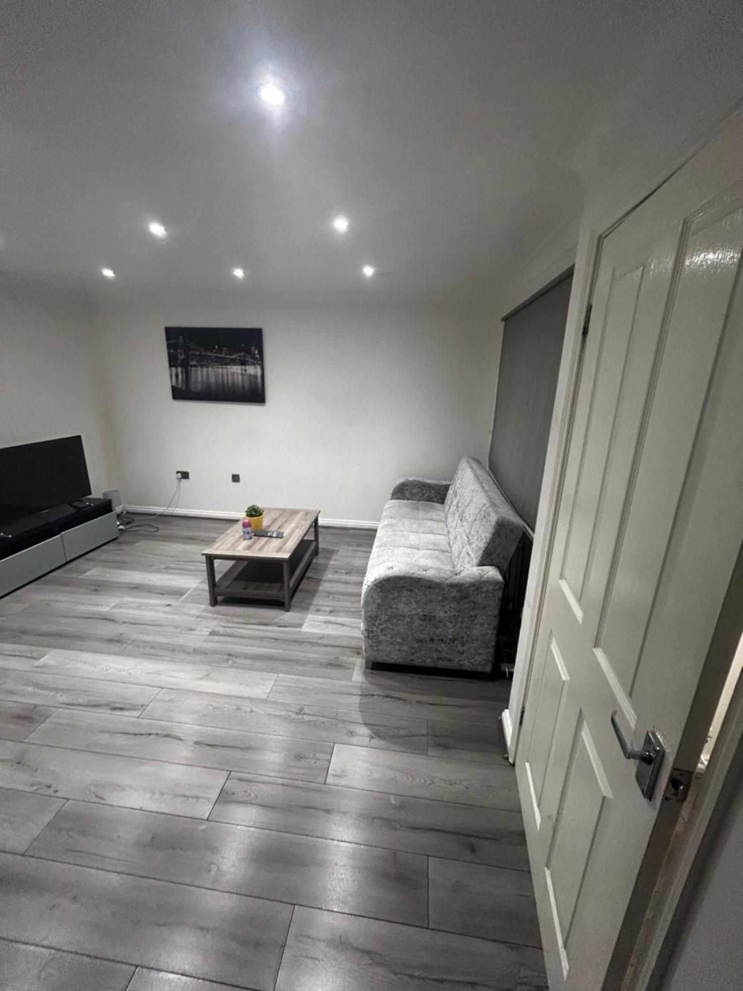 Executive 3 Bedroom House Apartment Manchester