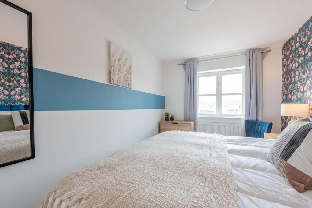 Comfy 3-bedroom House Nr Coop Live Arena And Centre By Rest&recharge Holiday home *