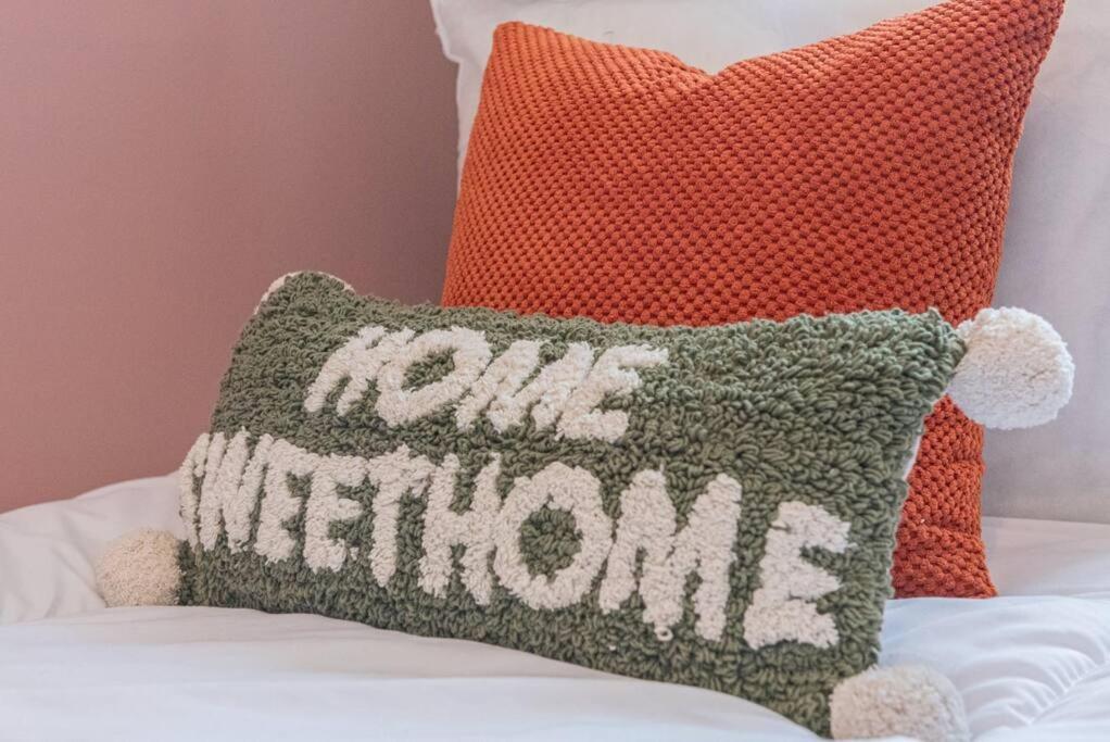 Comfy 3-bedroom House Nr Coop Live Arena And Centre By Rest&recharge Holiday home *