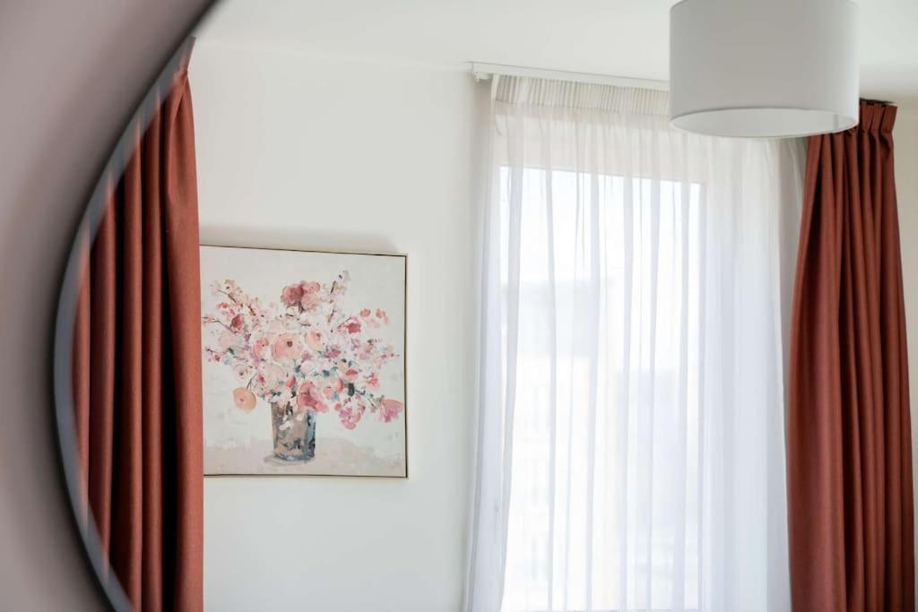 Luxurious Two Bedroom Apartment