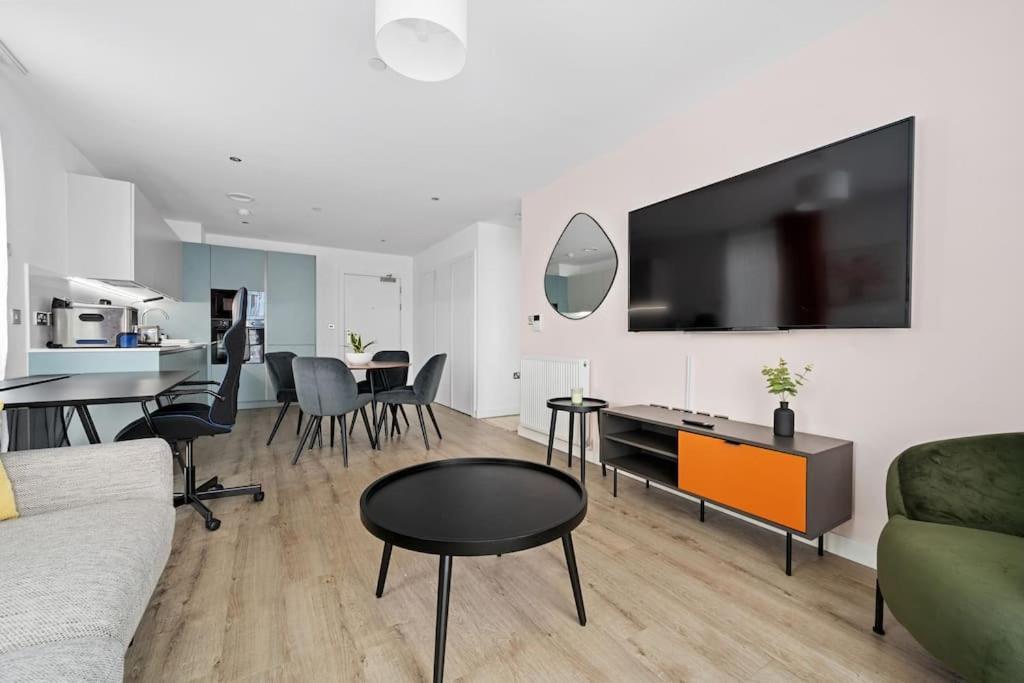 Luxurious Two Bedroom * Manchester