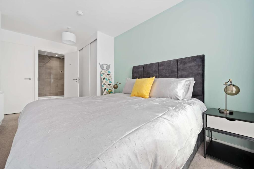Luxurious Two Bedroom *