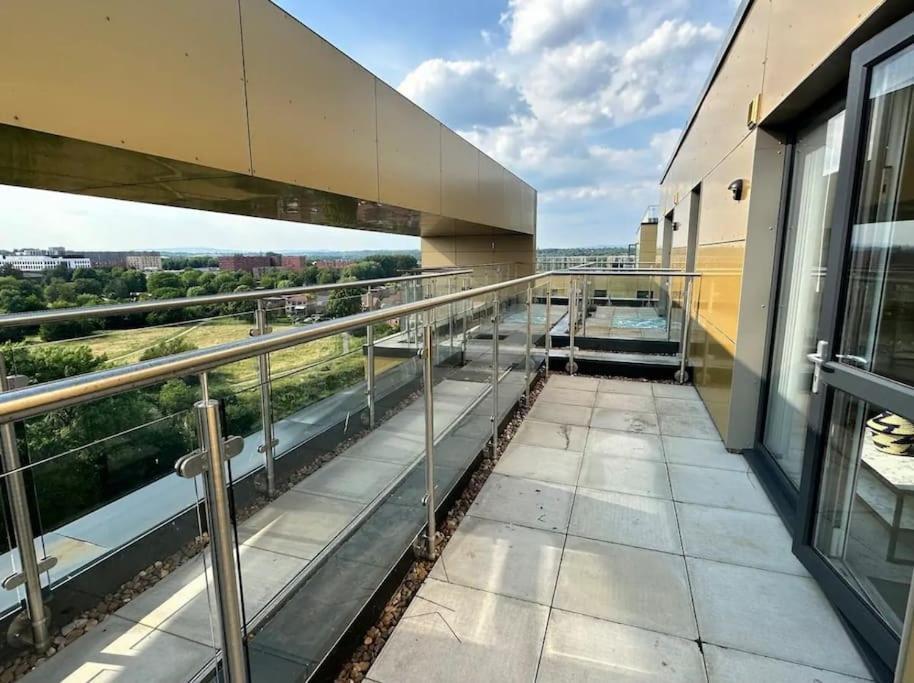 Chic 1 Bed Mcr Ap W/balcony- Sleeps 4 * Manchester