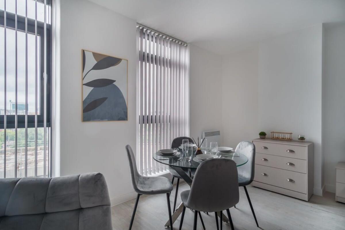 Modern In Salford Great Views Apartment Manchester