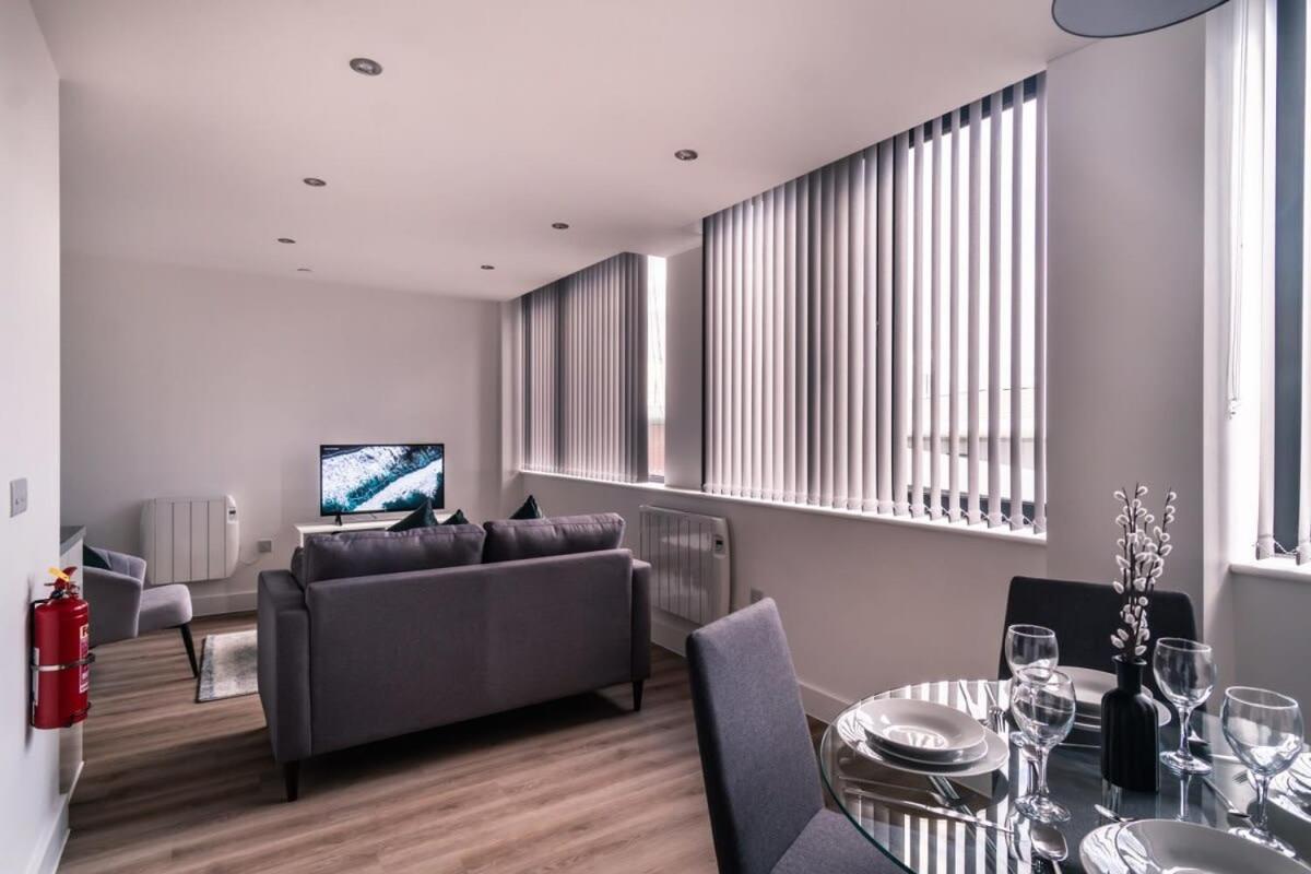 Zeni, Alexandra Rise Slick 1 Bed Apartment