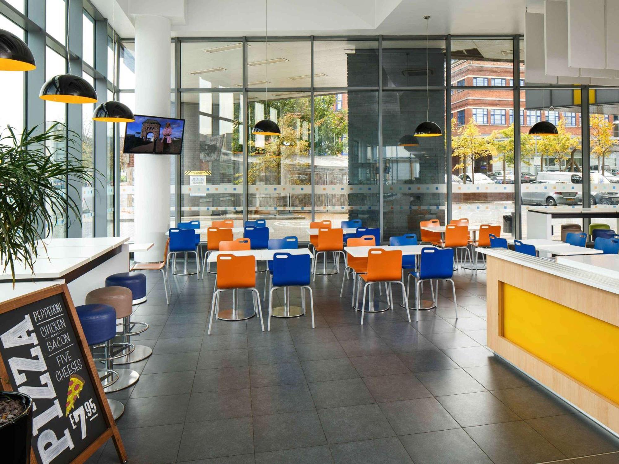 Ibis Budget Centre Pollard Street Hotel 2*