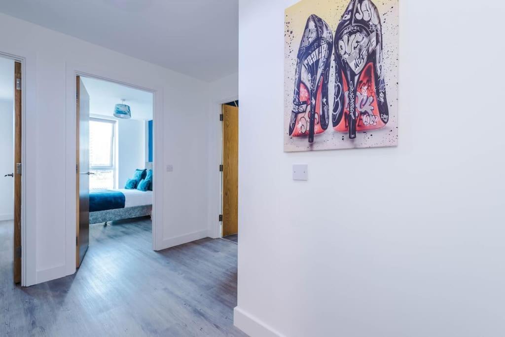 Lux Livin' - Luxury 5 Bed Centre
