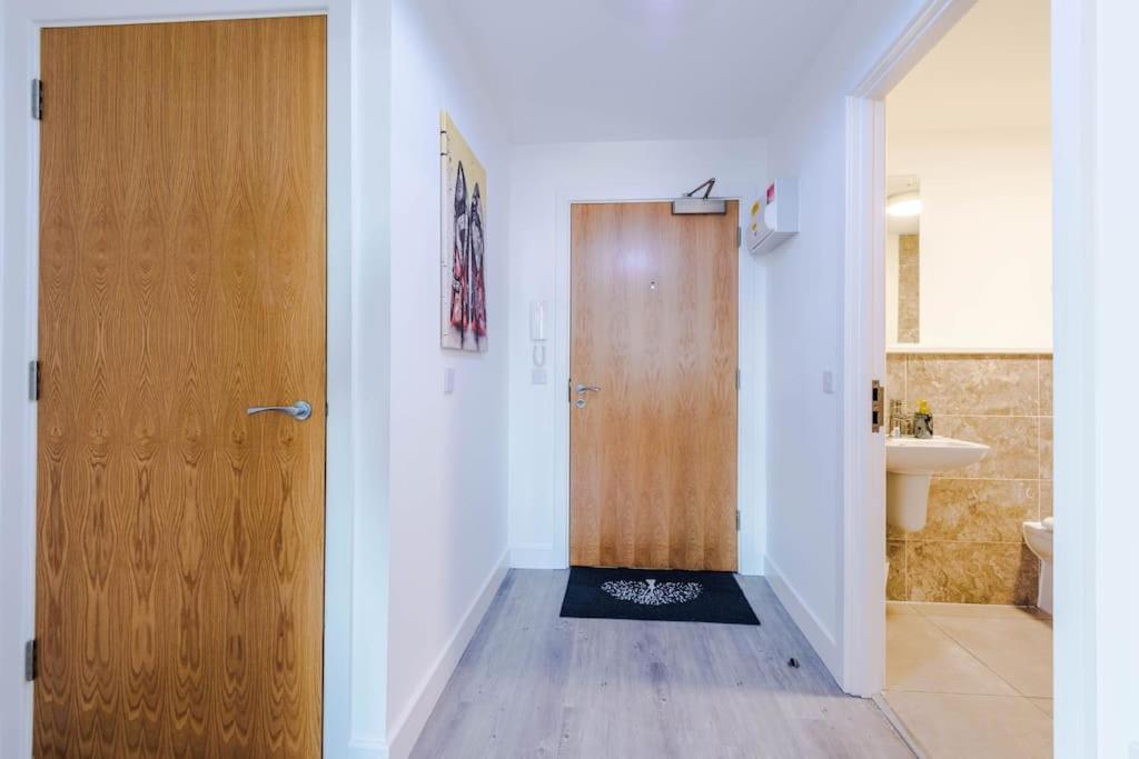 Lux Livin' - Luxury 5 Bed Centre Appartement *