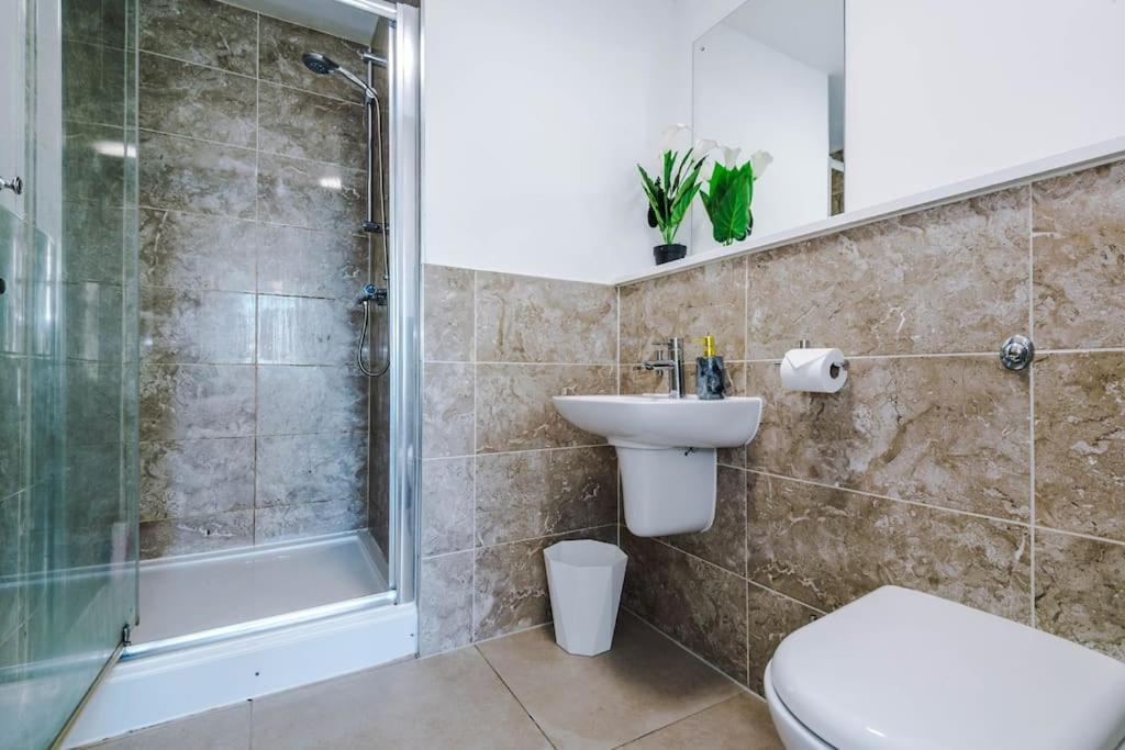 Lux Livin' - Luxury 5 Bed Centre Appartement