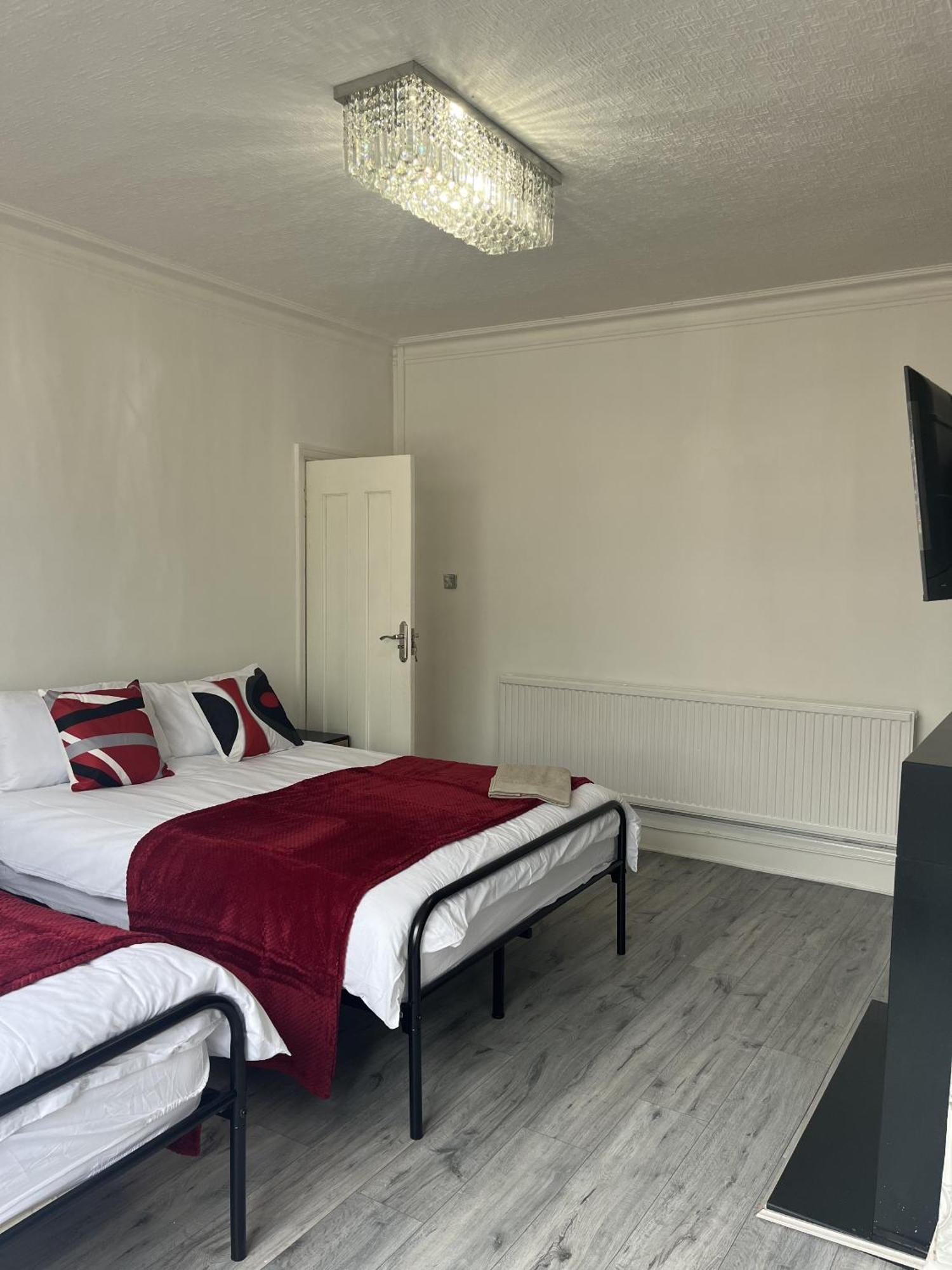 Holiday home Droylsden House *