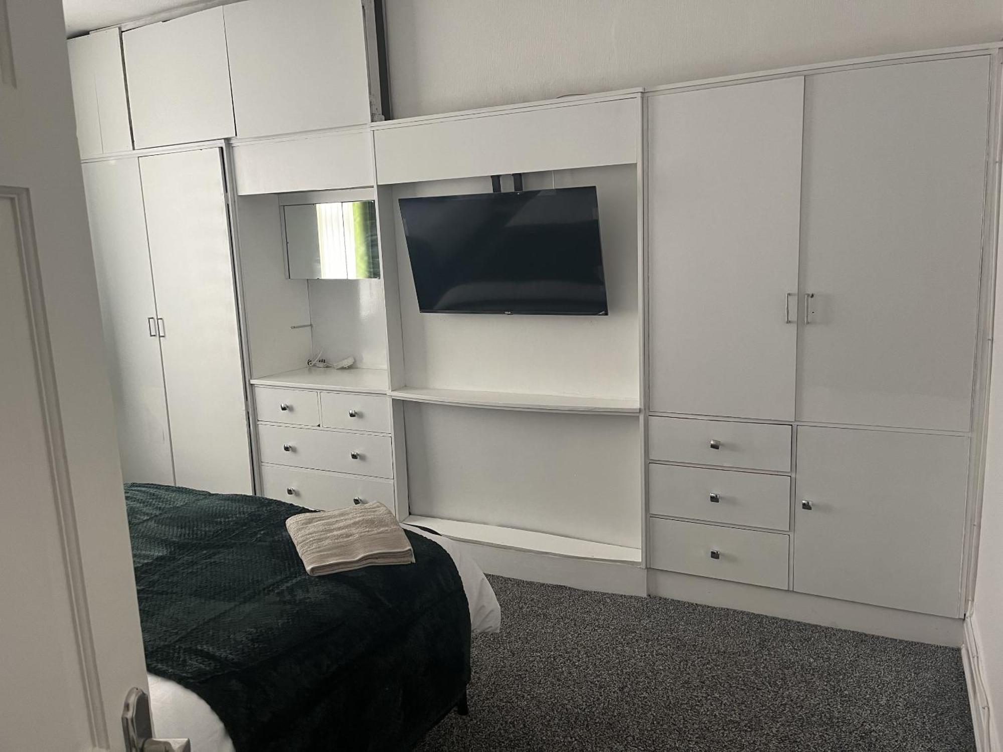 Holiday home Droylsden House