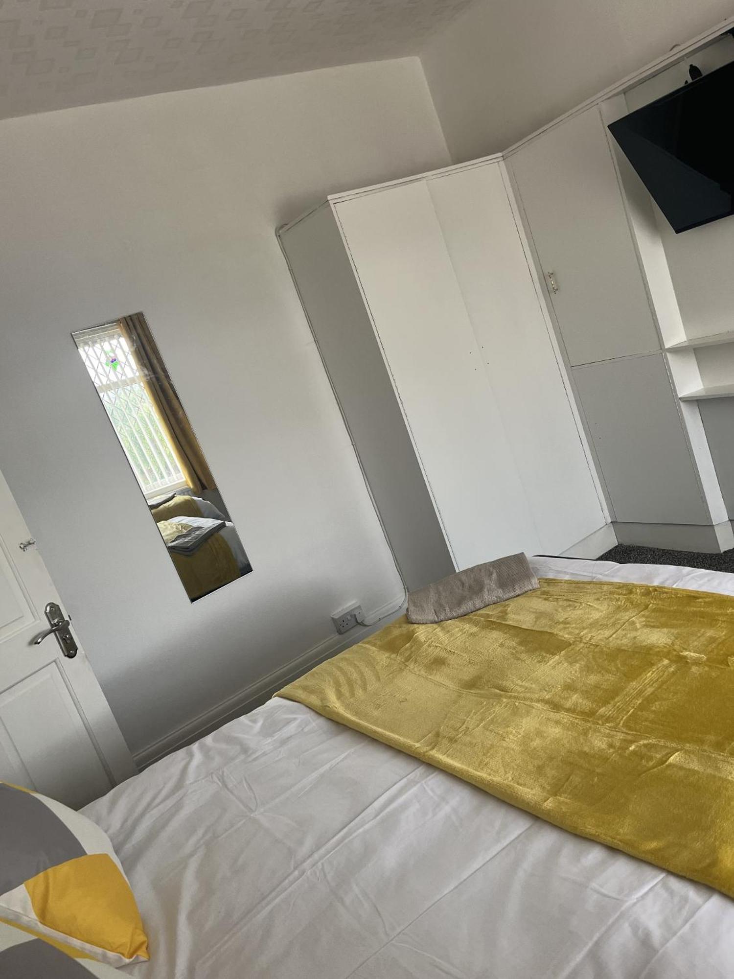 Holiday home Droylsden House *