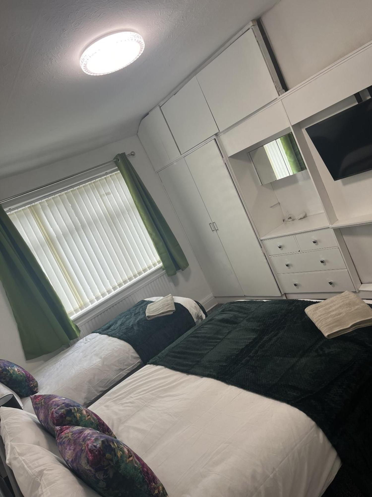 Holiday home Droylsden House *