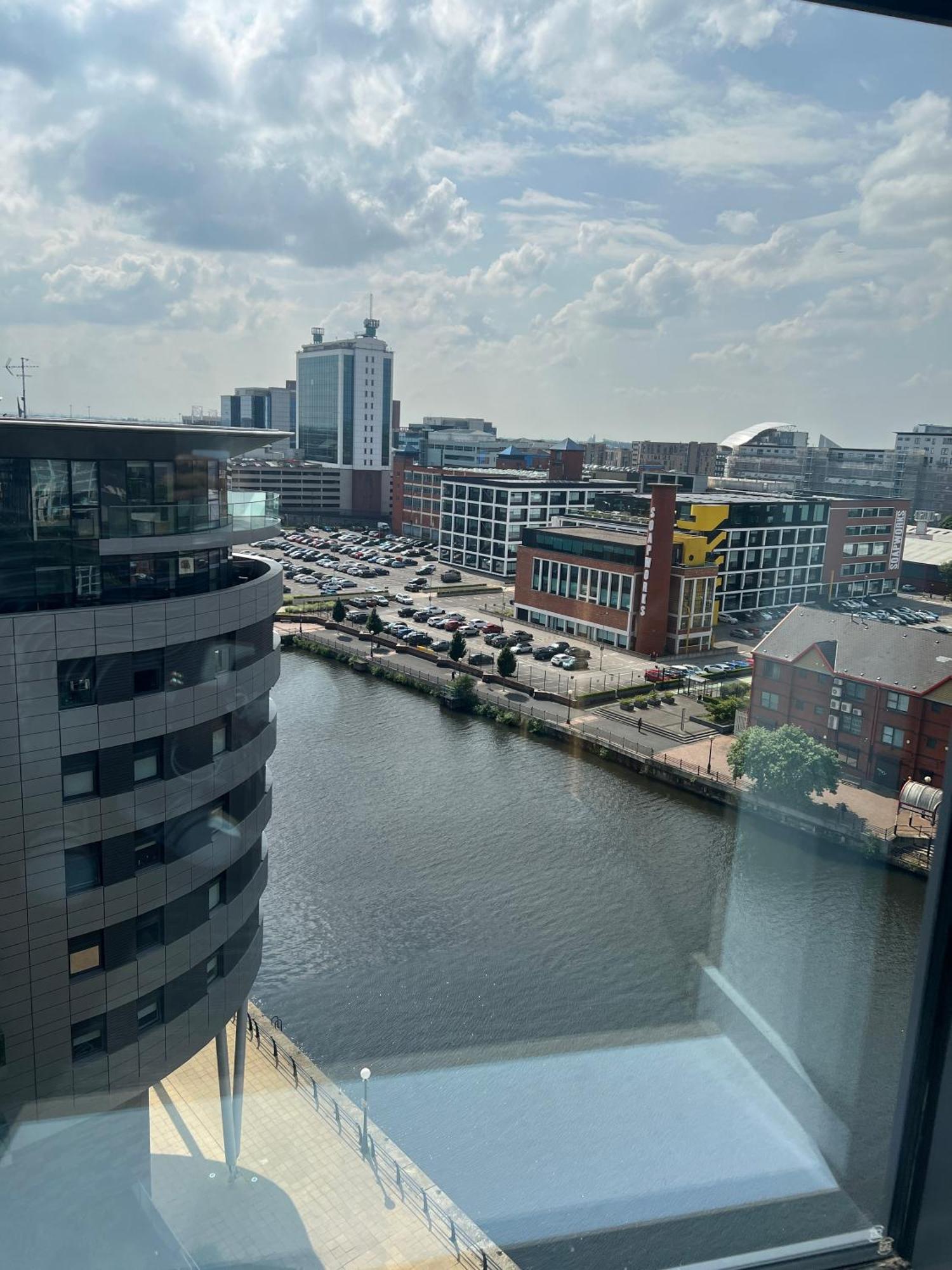 Drillzstays - Salford Quays Free Parking Apartment Manchester