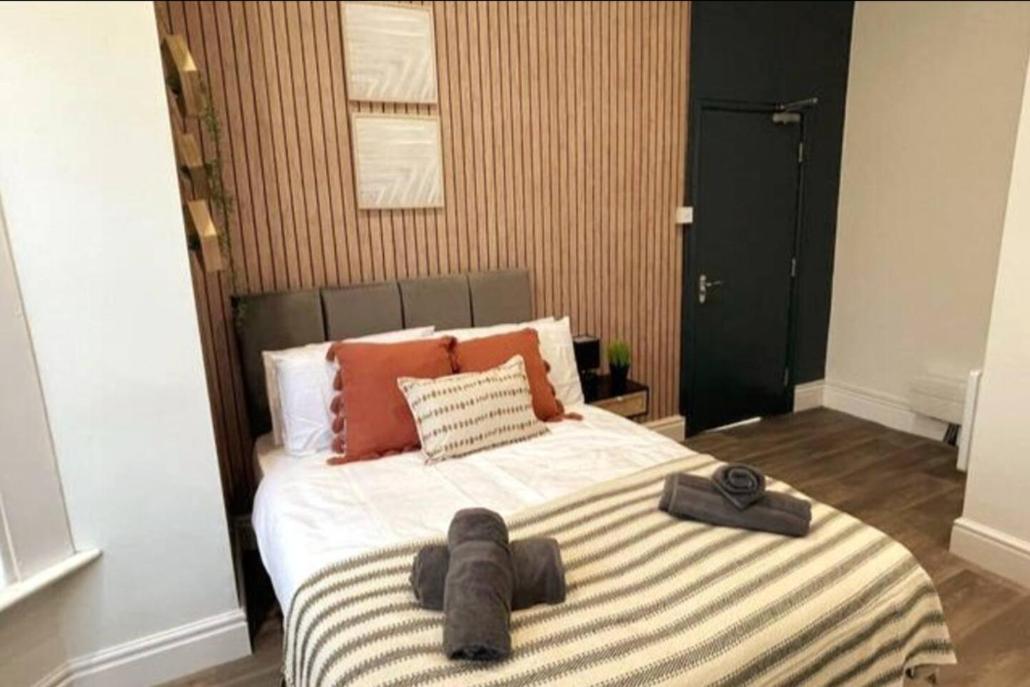 Deluxe Centrally Located In Apartment Manchester