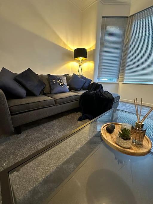 Near Etihad And Coop Live, Free Parking 3 Bed House Holiday home Manchester