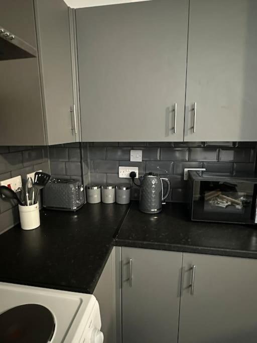 Holiday home Near Etihad And Coop Live, Free Parking 3 Bed House Manchester