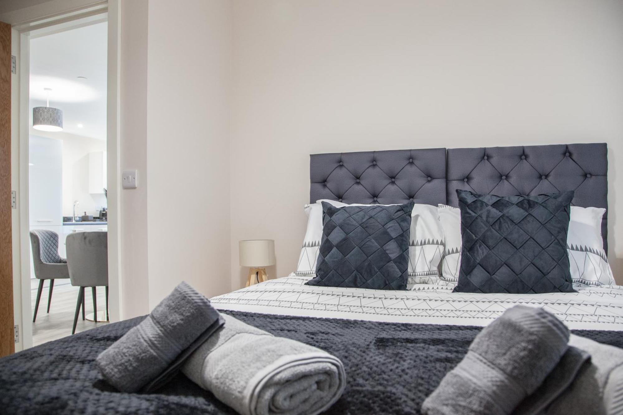 Modern 2bd In Apartment *