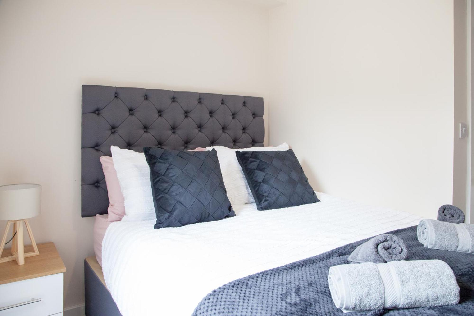 Modern 2bd In Apartment Manchester