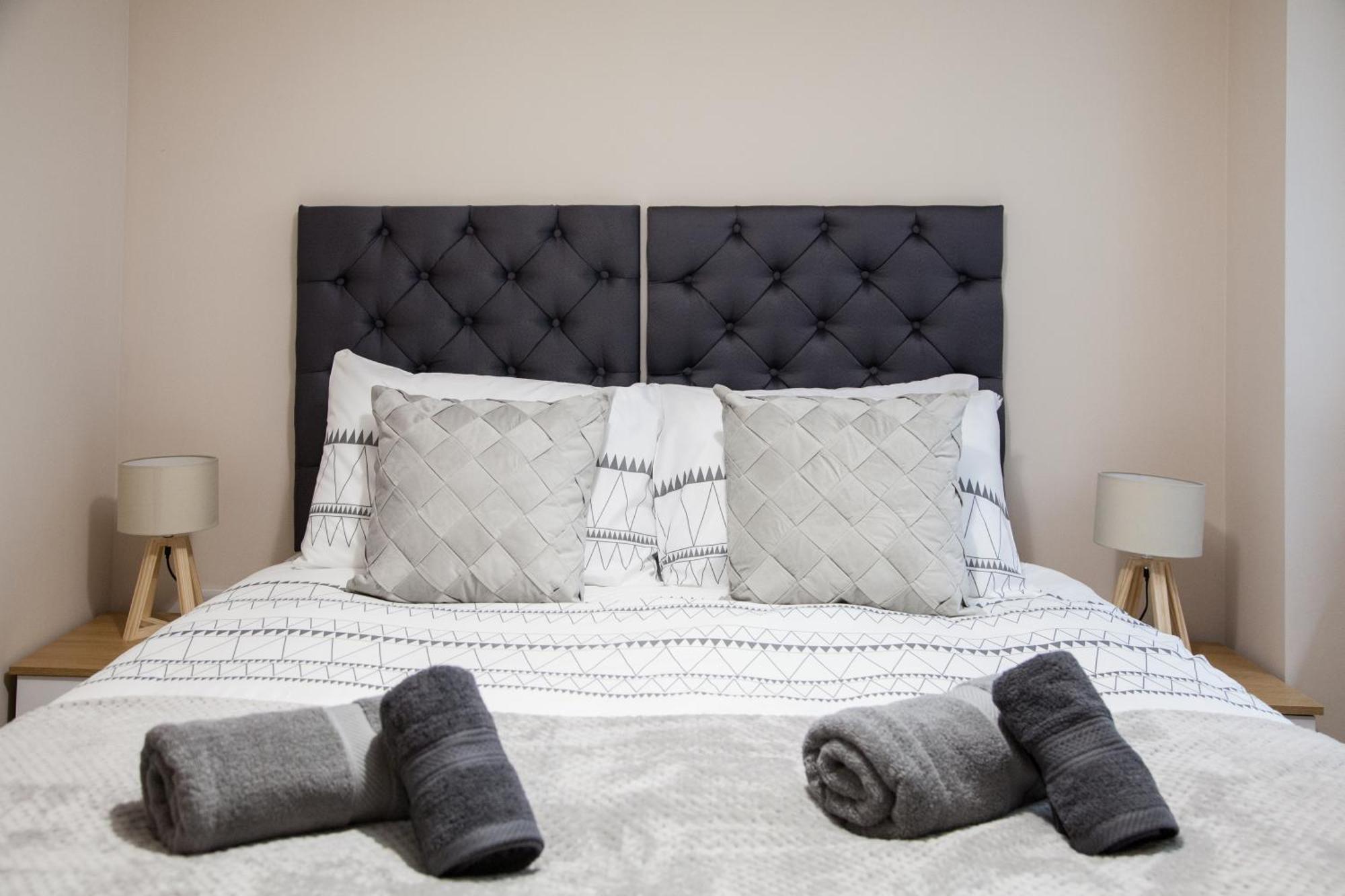 Modern 2bd In *