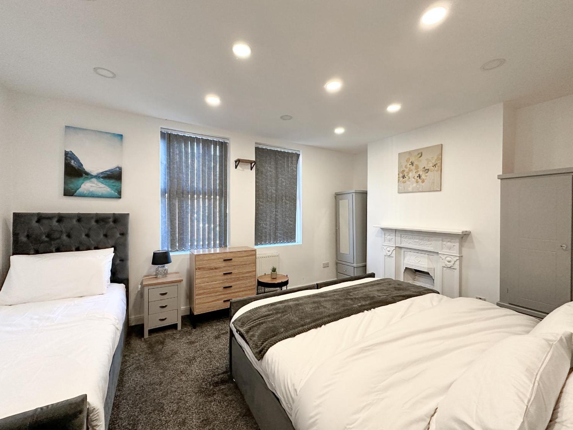 Large Home In Heart Of Bustling Levenshulme Manchester