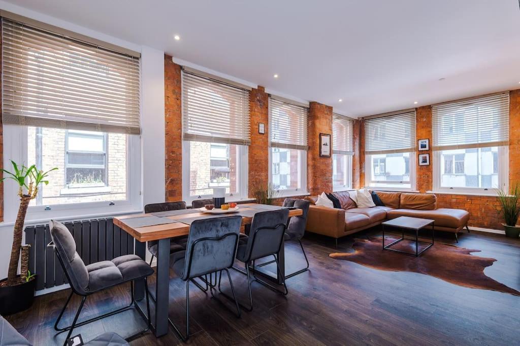 Incredible 3bed Townhouse, Rooftop Patio, Sleeps 6 Apartment *