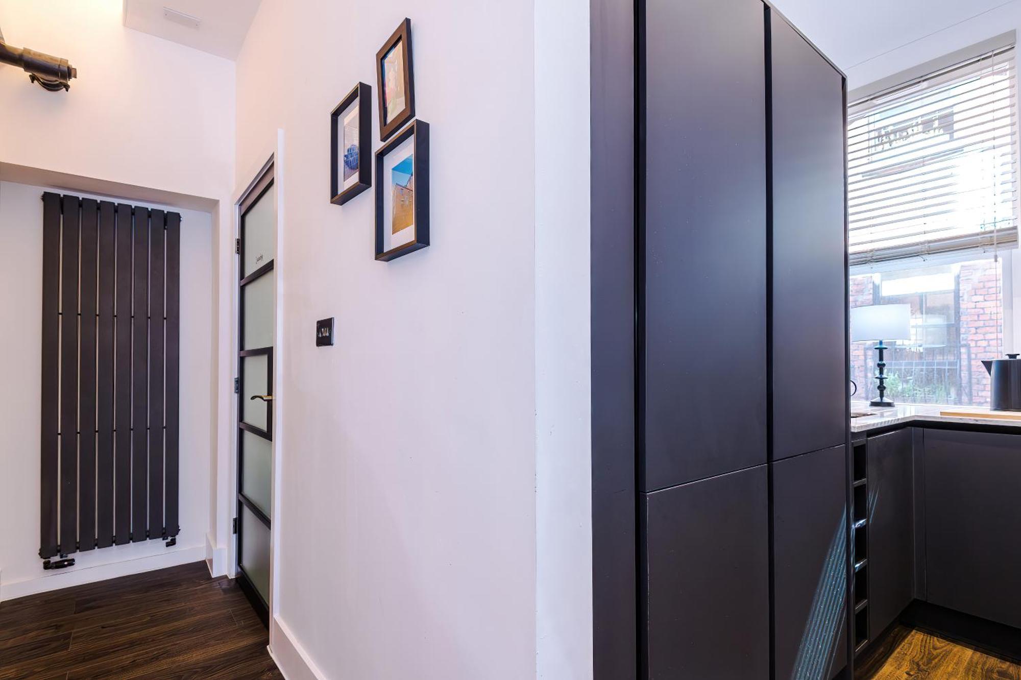 Incredible 3bed Townhouse, Rooftop Patio, Sleeps 6 Manchester