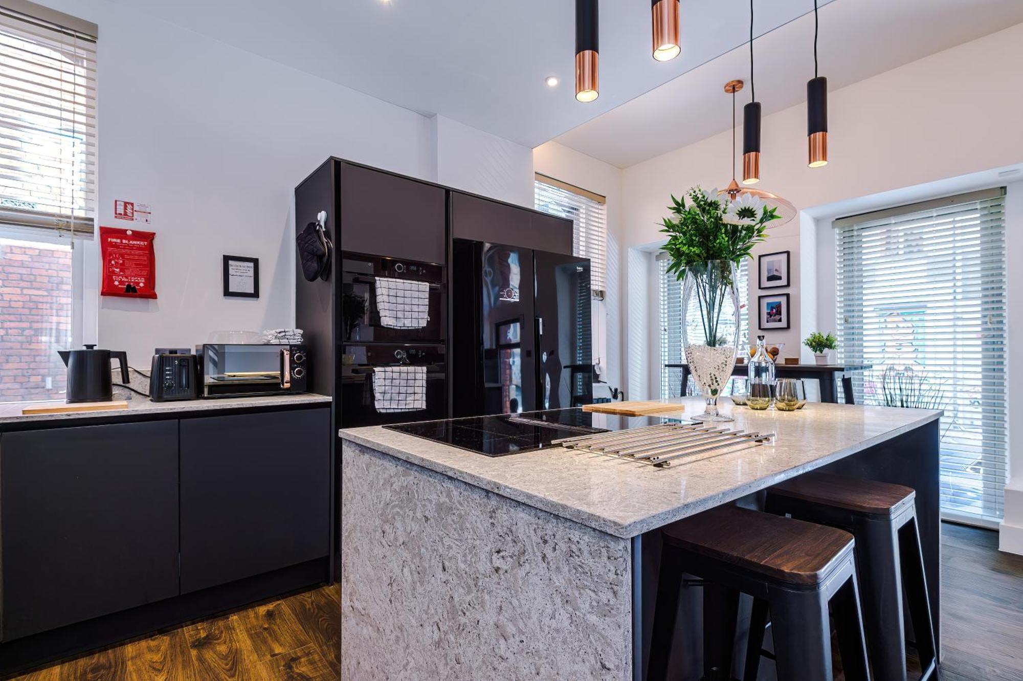 Incredible 3bed Townhouse, Rooftop Patio, Sleeps 6 Manchester