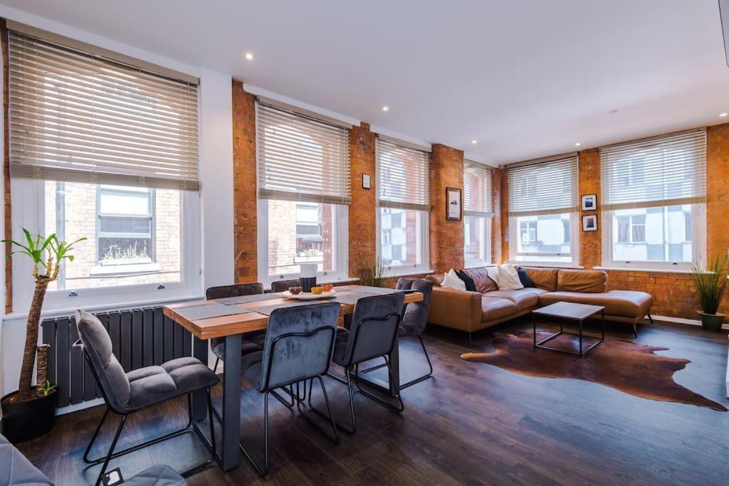 Incredible 3bed Townhouse, Rooftop Patio, Sleeps 6 Apartment Manchester