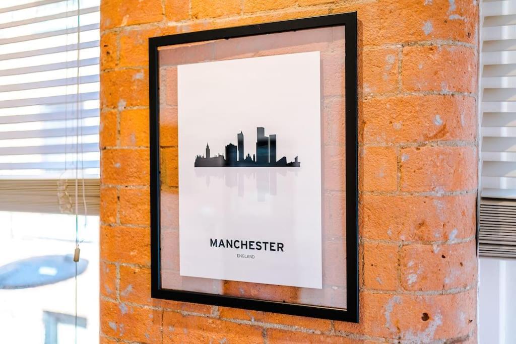 Incredible 3bed Townhouse, Rooftop Patio, Sleeps 6 * Manchester