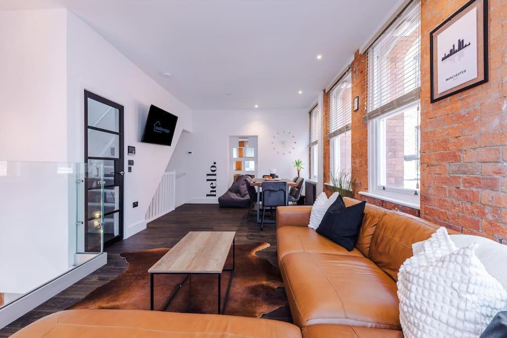 Apartment Incredible 3bed Townhouse, Rooftop Patio, Sleeps 6 *